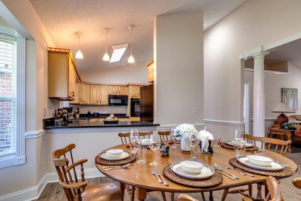 Bears Valley Inn - Great Location! - Peaceful, Children And Dog Friendly Retreat - Less Than 15 Min To All Attractions - Private Pool Club & Fishing Hole - Game Room With Tv سيفيرفيل المظهر الخارجي الصورة