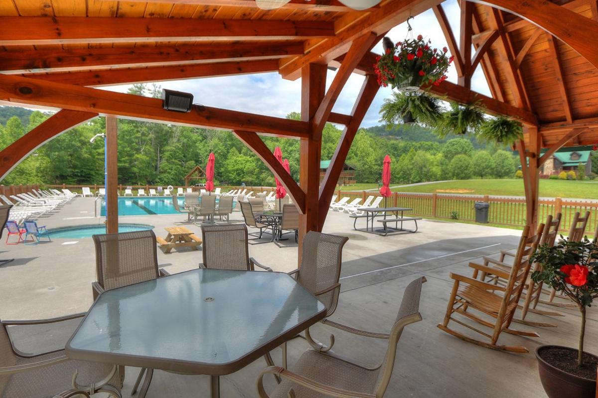 Bears Valley Inn - Great Location! - Peaceful, Children And Dog Friendly Retreat - Less Than 15 Min To All Attractions - Private Pool Club & Fishing Hole - Game Room With Tv سيفيرفيل المظهر الخارجي الصورة