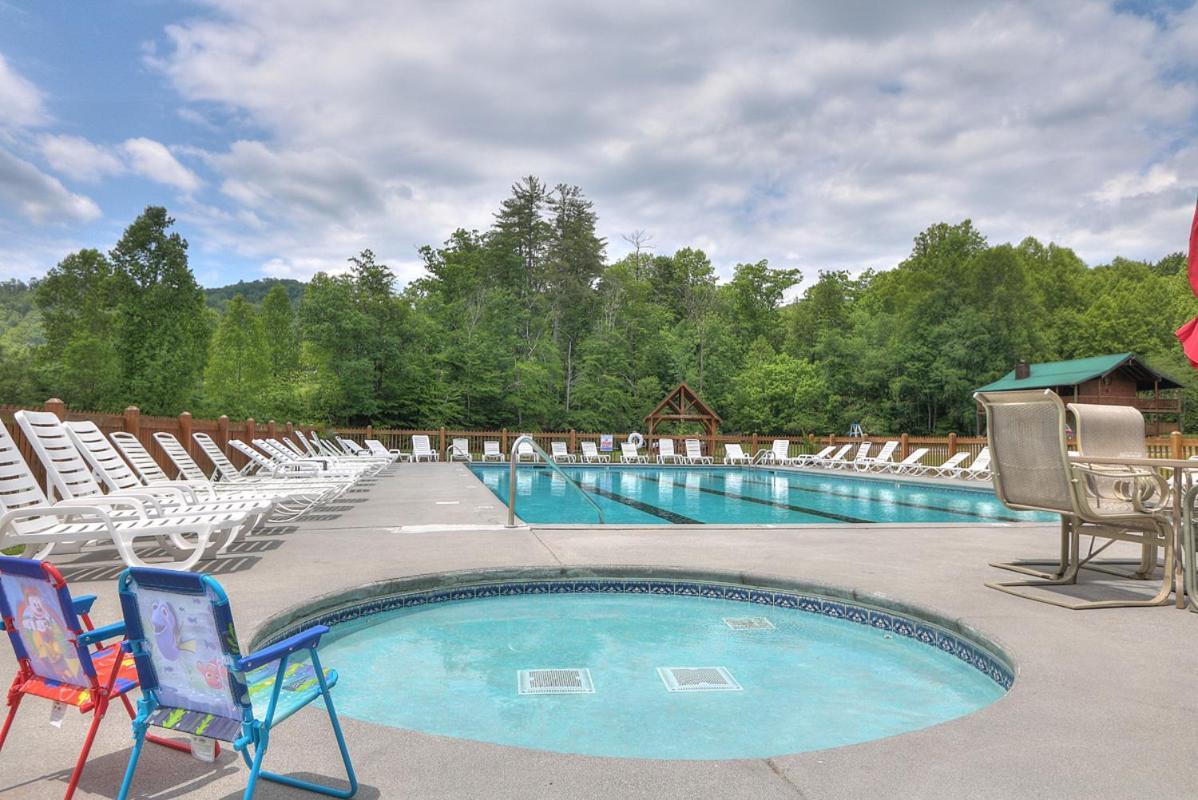 Bears Valley Inn - Great Location! - Peaceful, Children And Dog Friendly Retreat - Less Than 15 Min To All Attractions - Private Pool Club & Fishing Hole - Game Room With Tv سيفيرفيل المظهر الخارجي الصورة